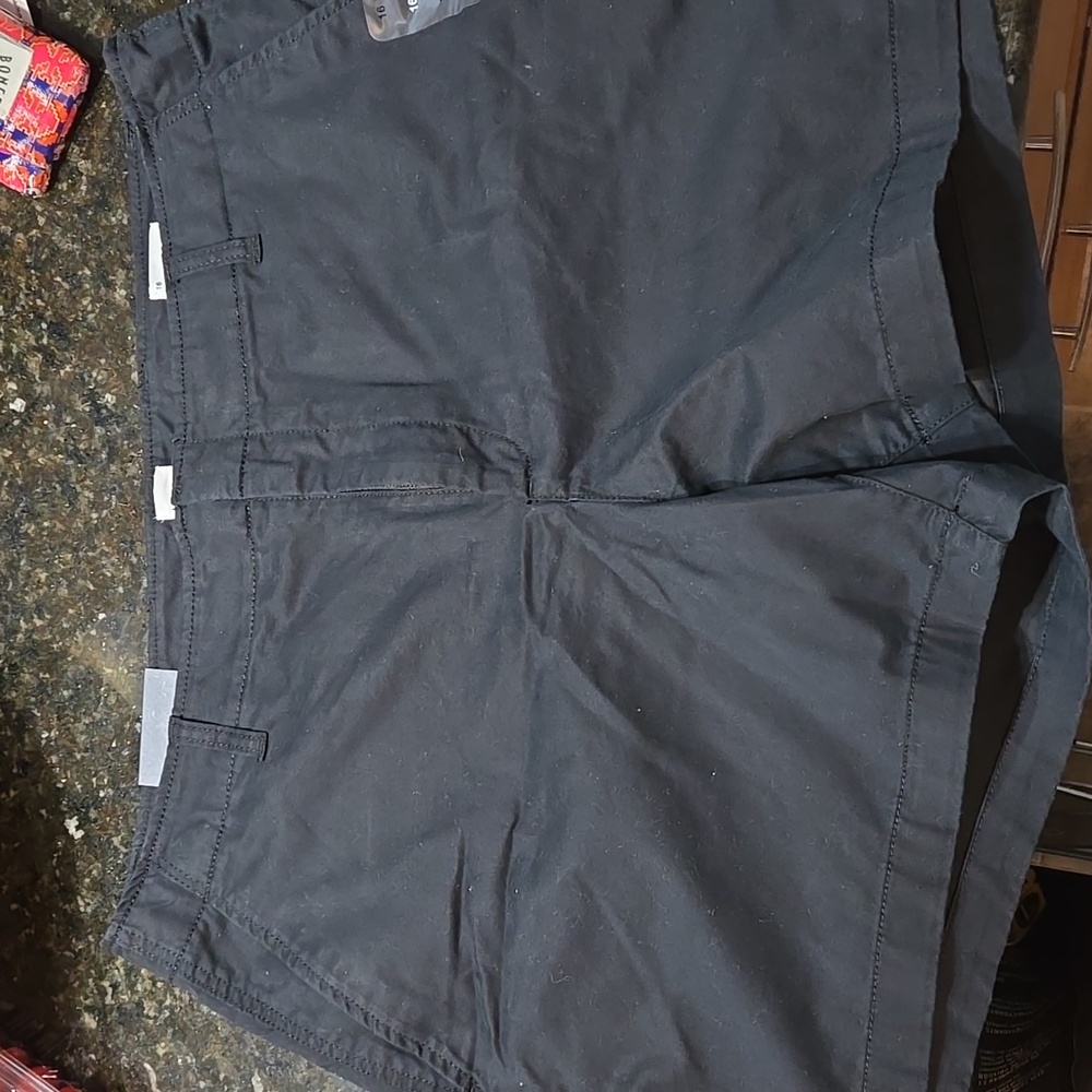 NWT Gap black shorts